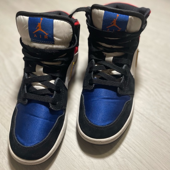 Air Jordan 1 mid SE GS “rivals” - Picture 3 of 7